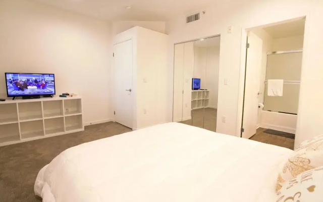 photo 3 of Waterfront Suites At Marina Del Rey