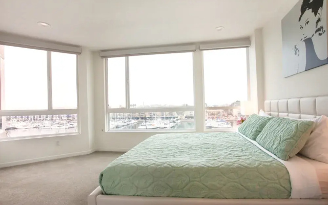 photo 4 of Waterfront Suites At Marina Del Rey