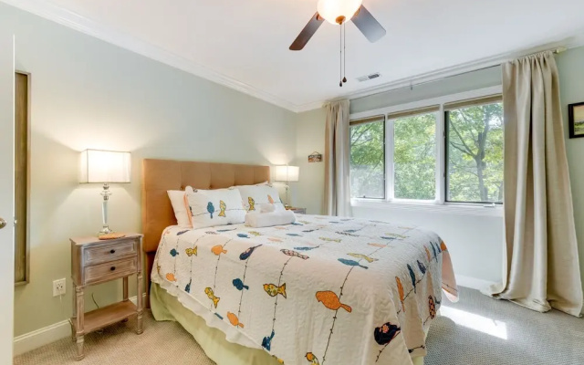 photo 2 of Waterfront Troutman Vacation Rental on Lake Norman