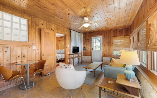 photo 2 of Waterlily Serenity | 2 Bedroom | Creekside
