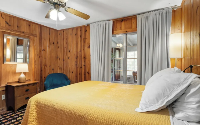 photo 4 of Waterlily Serenity | 2 Bedroom | Creekside
