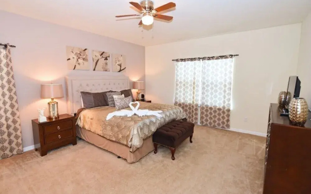 photo 2 of Watersong Resort - 5 Bed Sleeps 10 - Private Pool