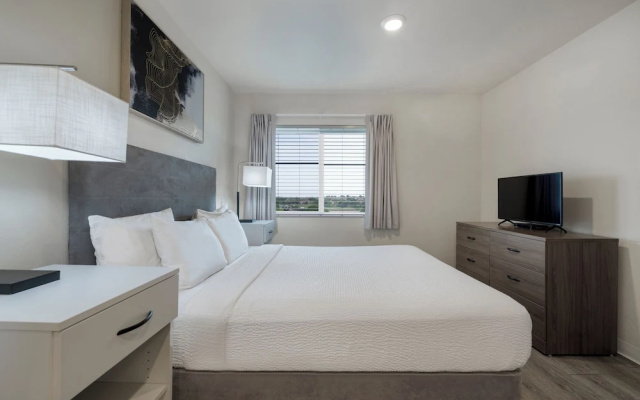 photo 4 of Soka Suites Dallas - Las Colinas