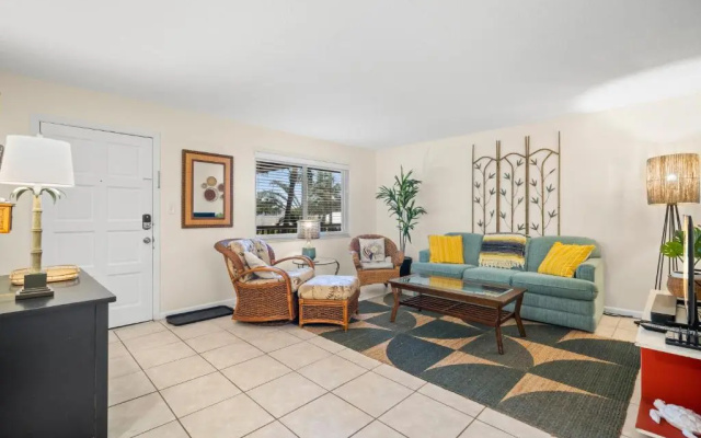 photo 2 of Waves 18, 2 Bedroom, Pool View, Heated Pool, Bbq, Wifi, Sleeps 6