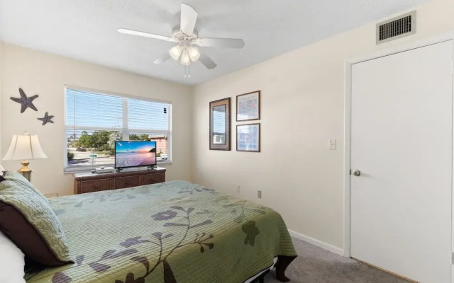 photo 4 of Waves by Distinctive Beach Rentals