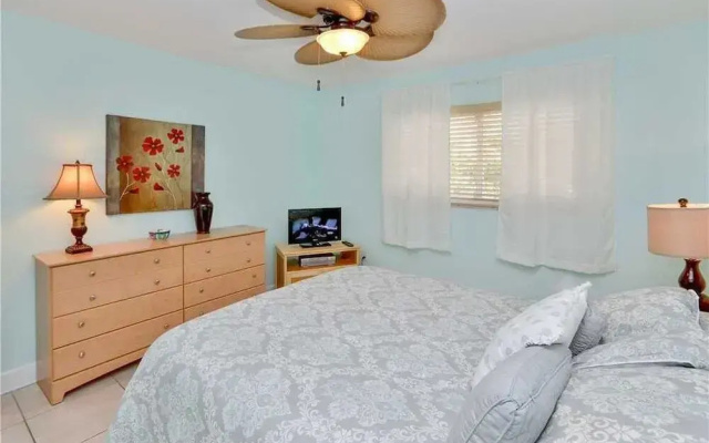 photo 5 of Waves-16 - Waves 16 1 Bdrm Beautiful Cond One-bedroom Apartment