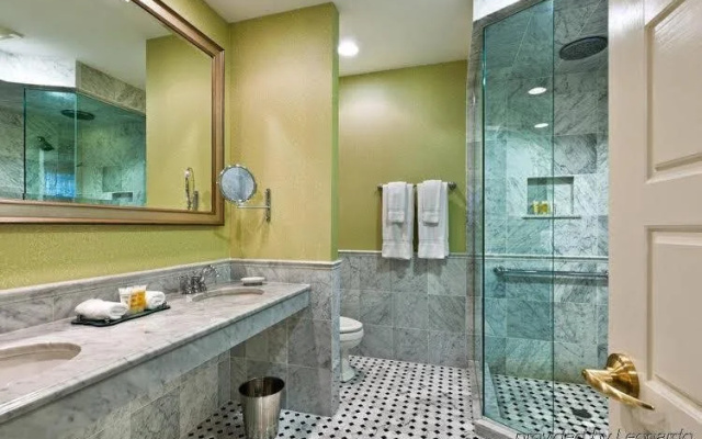 photo 4 of Wayne Hotel