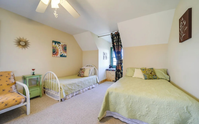 photo 4 of Waynesville Vacation Rental w/ Mountain Views!