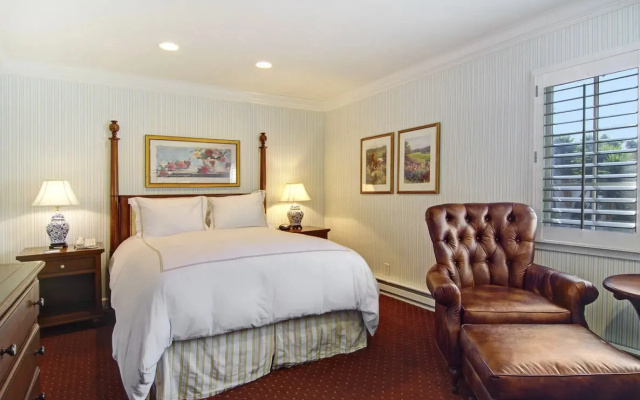 photo 3 of Wayside Inn