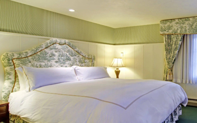 photo 4 of Wayside Inn