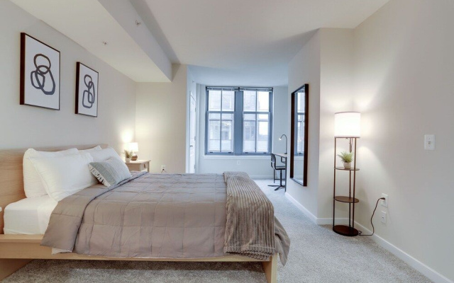 photo 4 of We Host Incredible Apt In Pentagon City