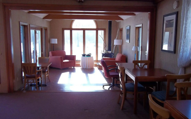 photo 5 of Weathervane Motel