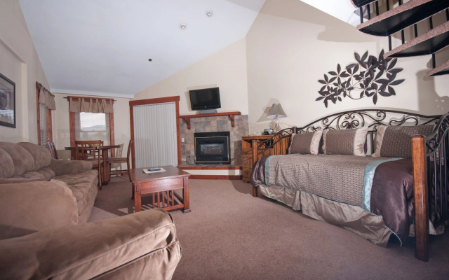 photo 3 of Wedgewood Lodge