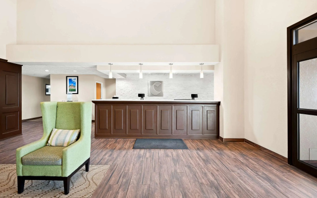 photo 3 of Comfort Inn & Suites Decatur - Forsyth