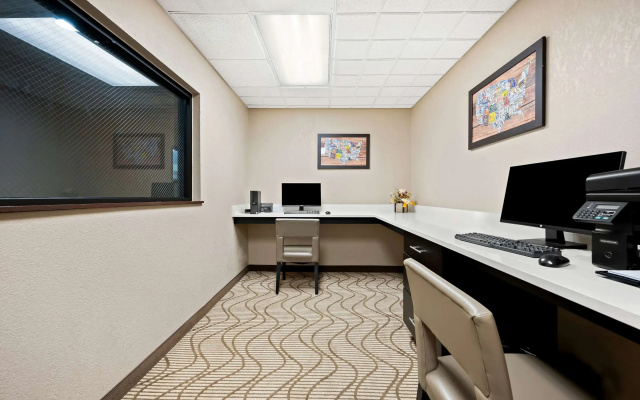 photo 4 of Comfort Inn & Suites Decatur - Forsyth