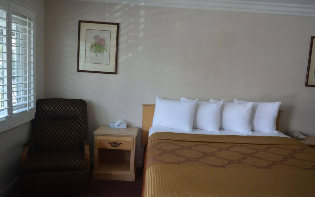photo 3 of Welcome Inn on Colorado Blvd