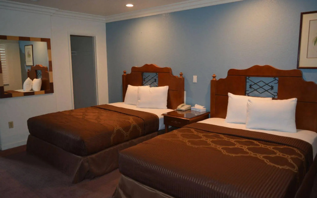photo 5 of Welcome Inn on Colorado Blvd