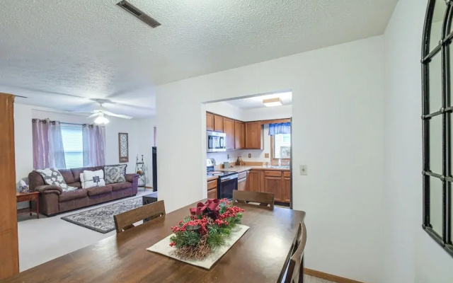photo 3 of Welcoming Condo in Davenport: Central Location!