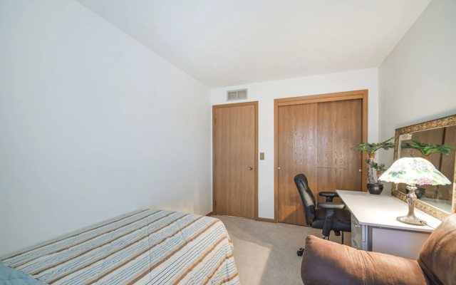 photo 4 of Welcoming Condo in Davenport: Central Location!