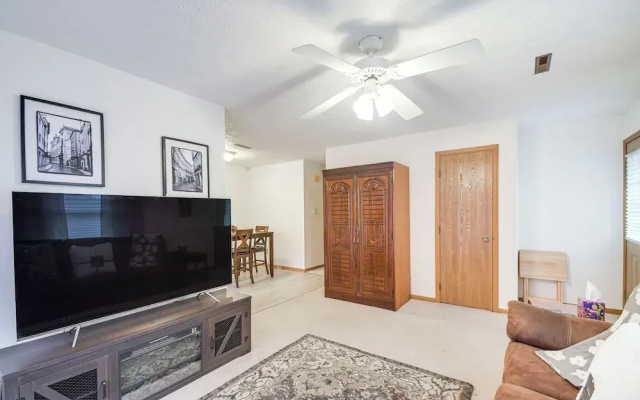 photo 5 of Welcoming Condo in Davenport: Central Location!