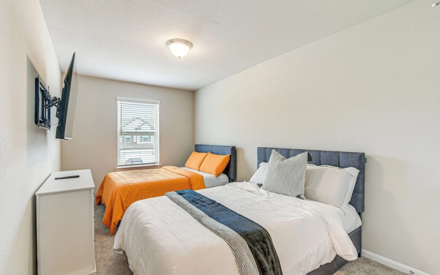 photo 5 of Welcoming Pasadena Home: 22 Mi to Downtown Houston