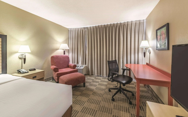photo 4 of Ramada by Wyndham Fairfield NJ