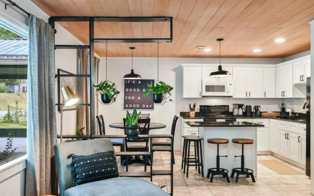 photo 3 of Wellington Cottage 2br Modern Boho