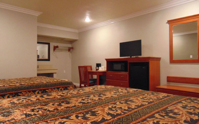 photo 3 of West Coast Inn - Near Gem Theatre