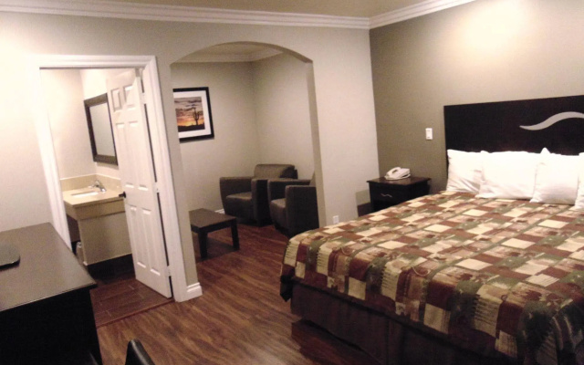 photo 5 of West Coast Inn - Near Gem Theatre