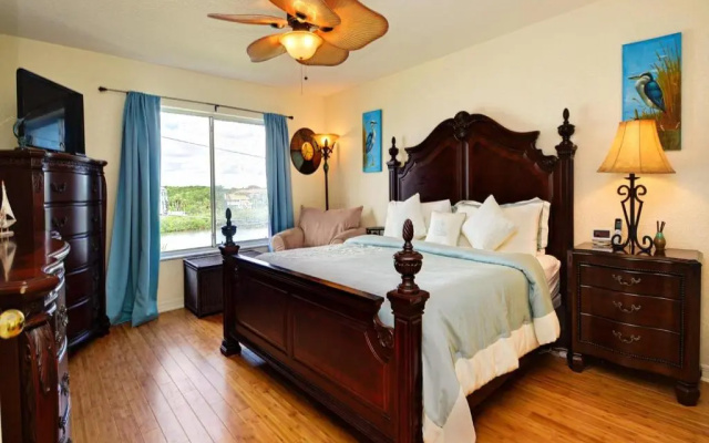 photo 3 of West Coast Vista 3E Bay View Condo 442