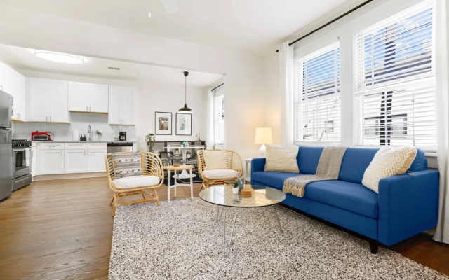 photo 2 of 800 Furnished Apartments