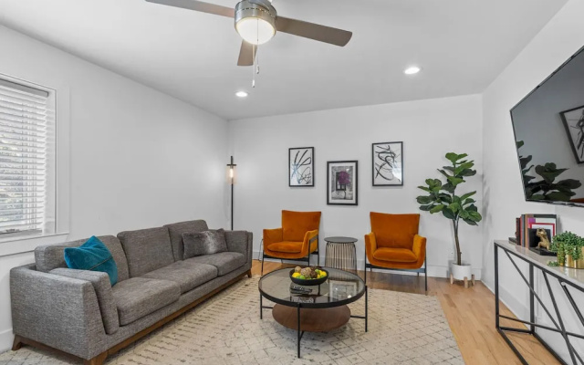 photo 2 of Crescent Furnished Apartments