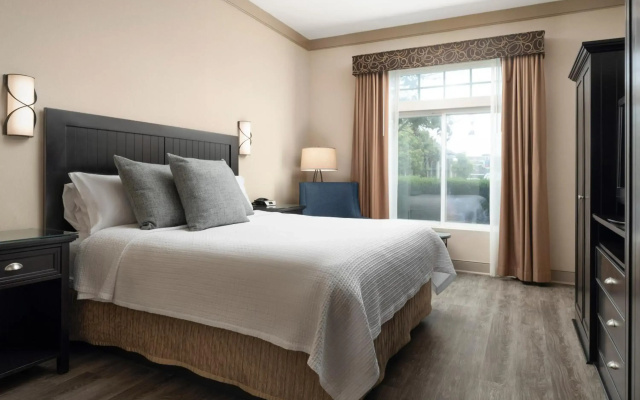 photo 4 of West Inn & Suites