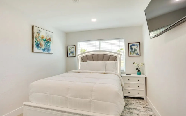 photo 3 of West Palm Beach Vacation Rental ~ 2 Mi to Beach!
