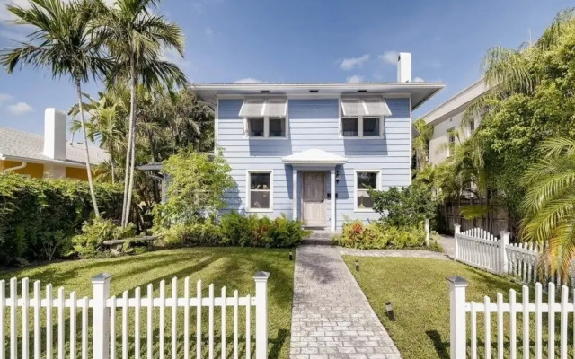 photo 5 of West Palm Beauty With Private Pool 4 Bedroom Home by RedAwning