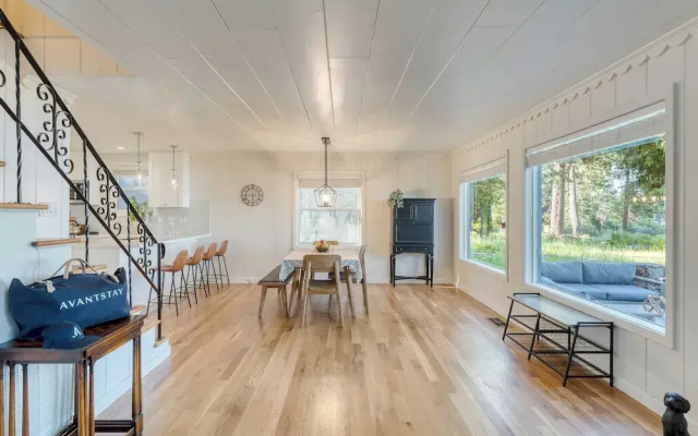 photo 2 of West Shore Lake House by Avantstay Ski Cabin w/ Backyard Sledding Hill!