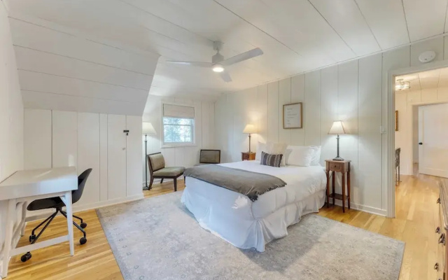 photo 5 of West Shore Lake House by Avantstay Ski Cabin w/ Backyard Sledding Hill!