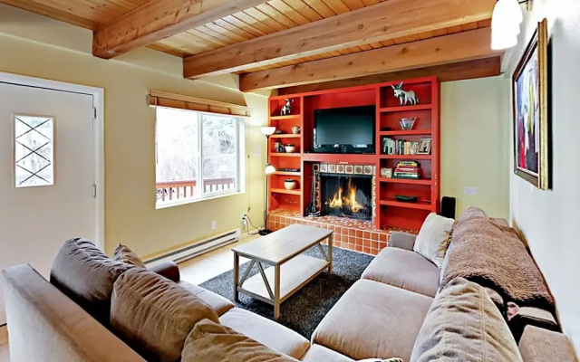 photo 5 of West Vail Condo with Shared Hot Tub by RedAwning