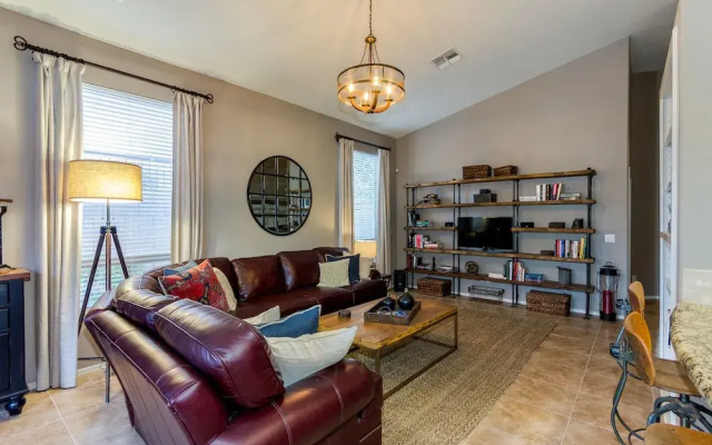 photo 2 of Western Hills I 3 Bedrooms 2 Bathrooms Home