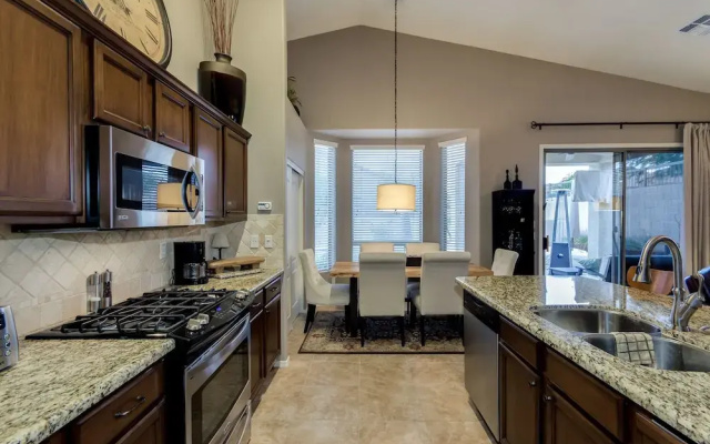 photo 4 of Western Hills I 3 Bedrooms 2 Bathrooms Home
