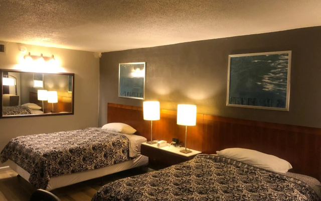photo 4 of Western Inn