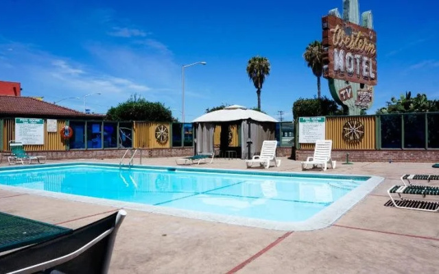 photo 5 of The Western Motel
