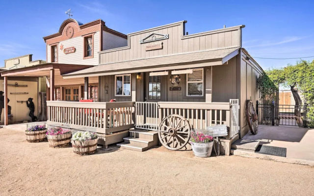 photo 3 of Western-style Phoenix Home: 15 Mi to Lake Pleasant