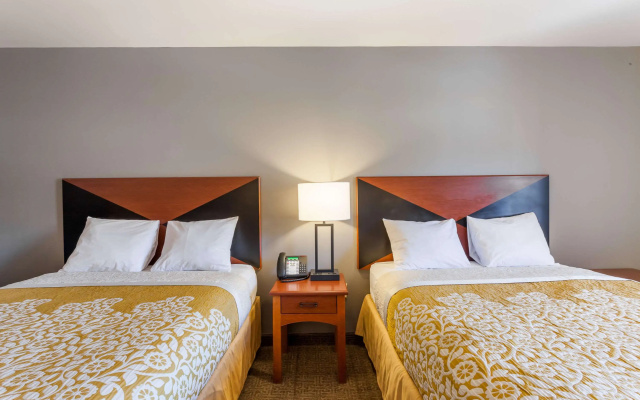 photo 3 of Days Inn & Suites by Wyndham Lancaster Amish Country