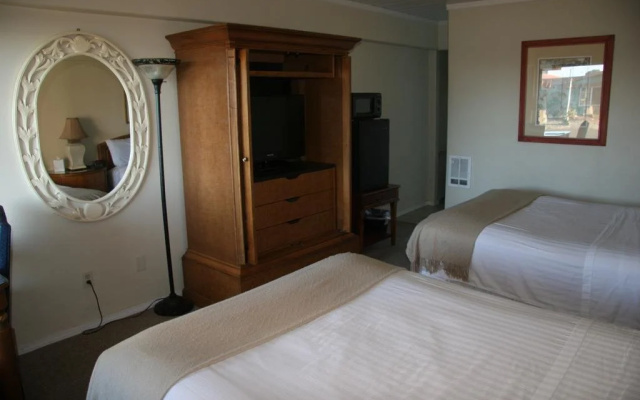 photo 5 of Westport Inn