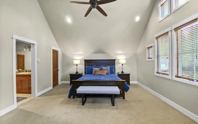 photo 2 of Westridge Chalet 4 Bedroom Townhouse by RedAwning