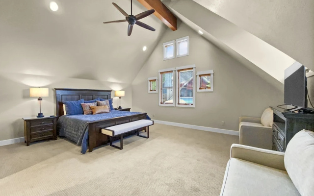photo 5 of Westridge Chalet 4 Bedroom Townhouse by RedAwning