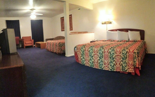 photo 3 of Westwoods Motel