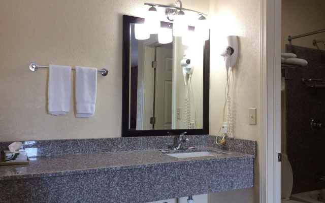 photo 4 of Westwoods Motel