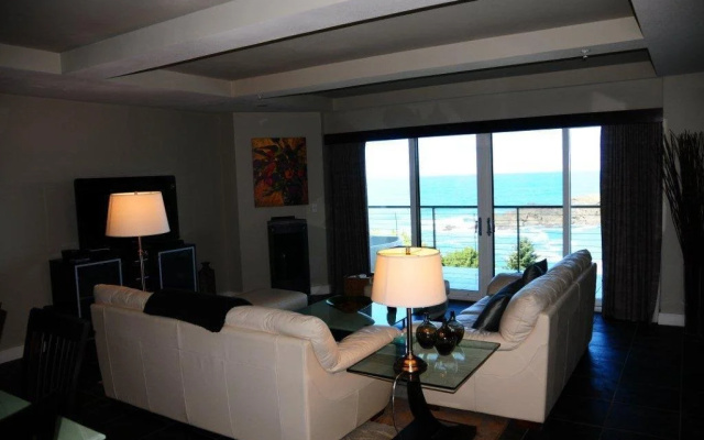 photo 3 of Whale Cove Inn